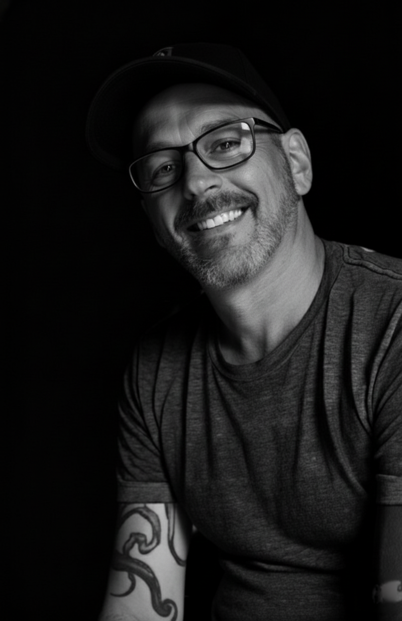 Rodrigo Bravo — Diseñador Gráfico Senior y Consultor Técnico